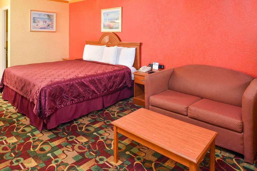 Americas Best Value Inn Buda Bagian luar foto