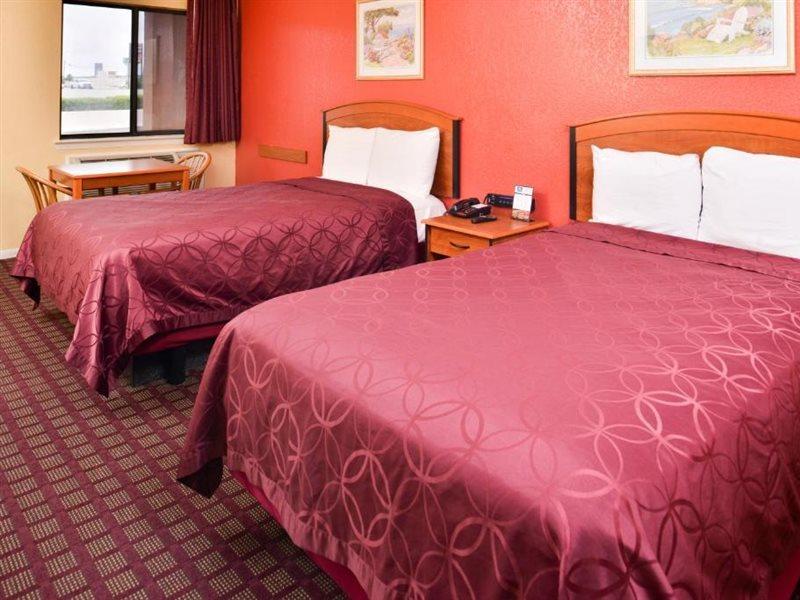 Americas Best Value Inn Buda Bagian luar foto