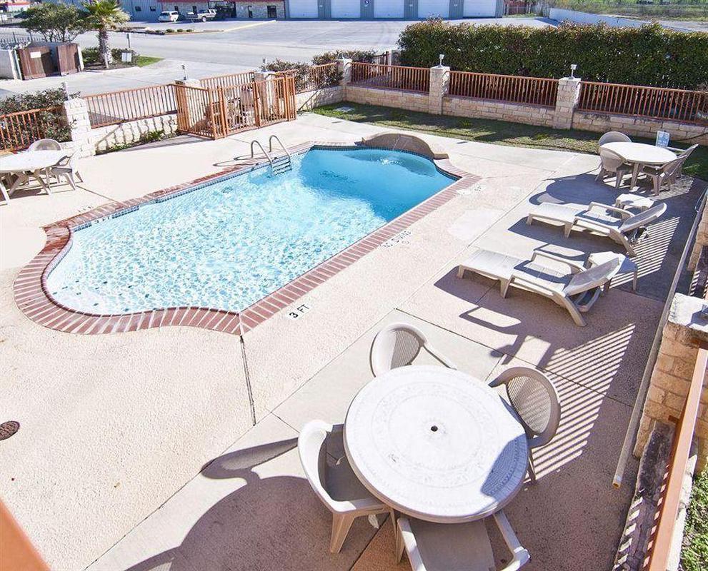 Americas Best Value Inn Buda Fasilitas foto