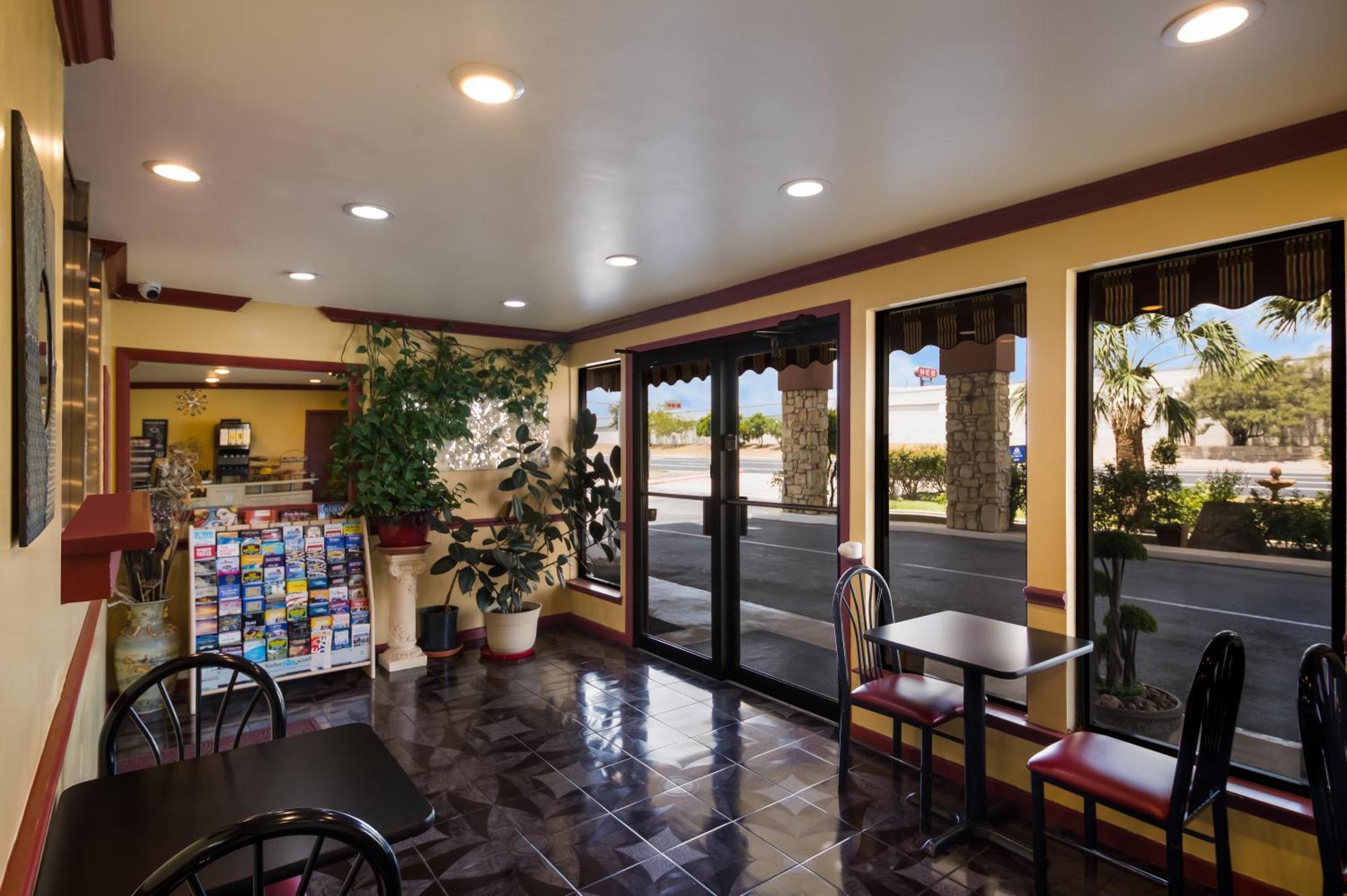 Americas Best Value Inn Buda Bagian luar foto