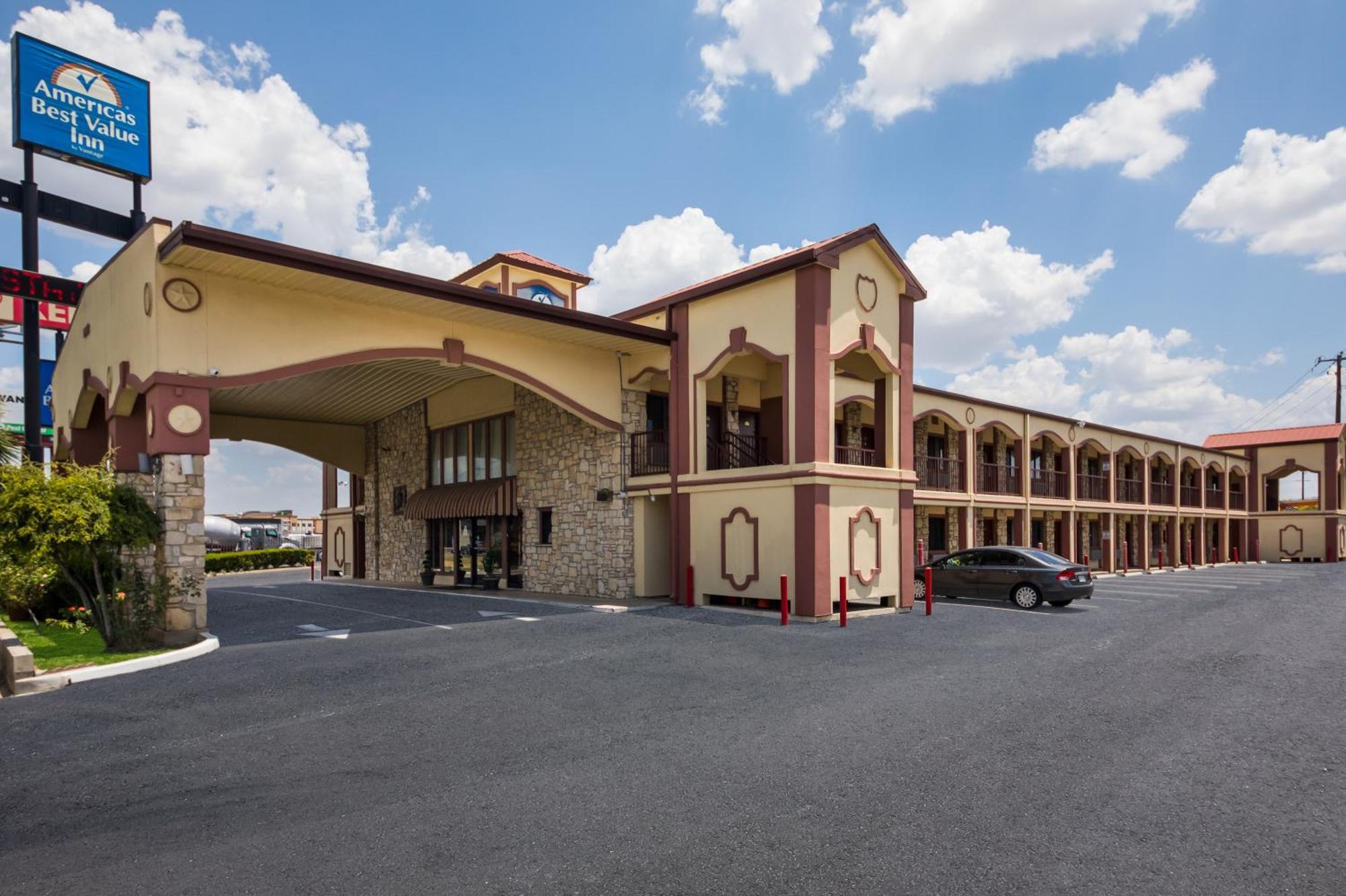 Americas Best Value Inn Buda Bagian luar foto