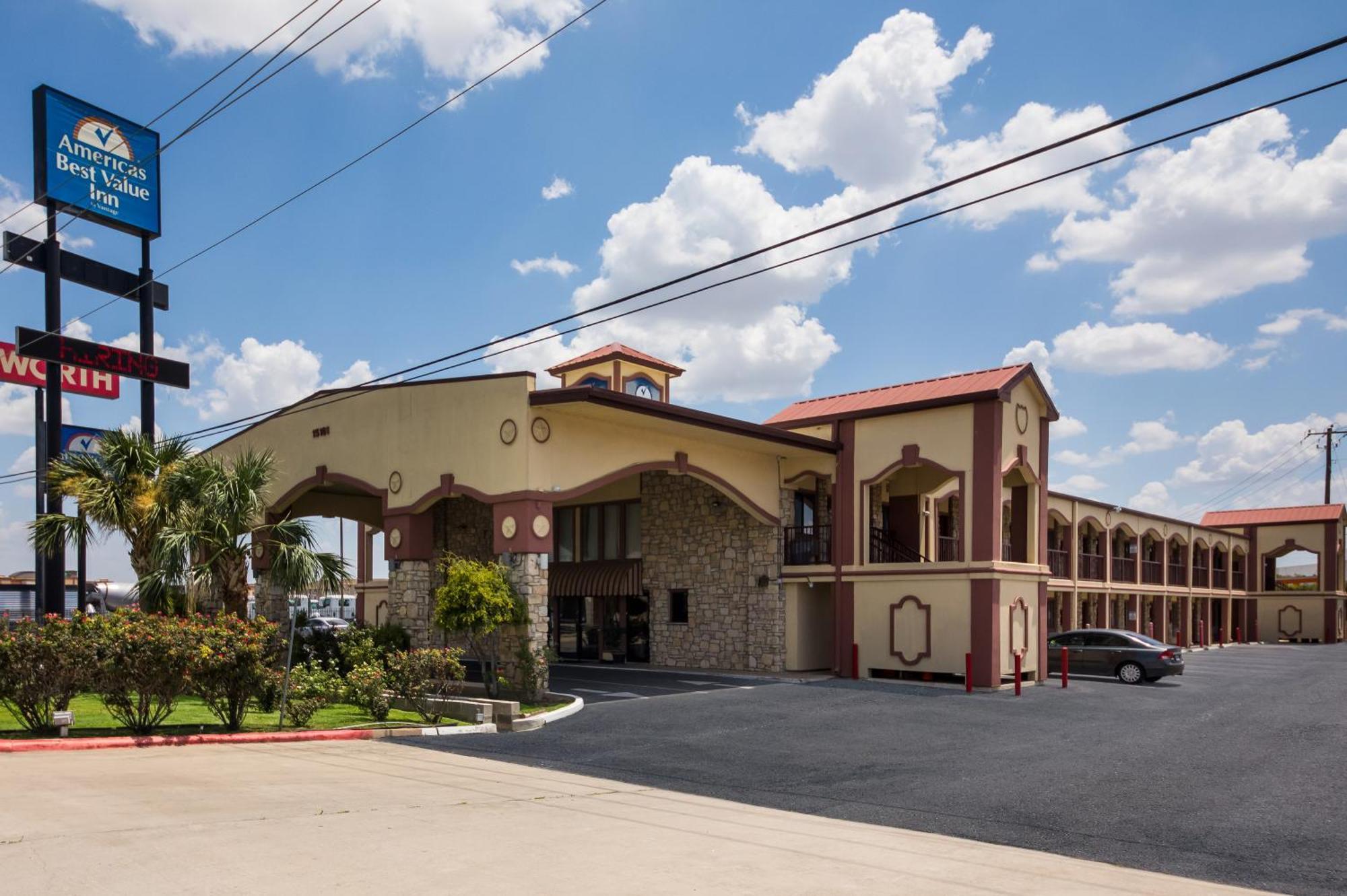 Americas Best Value Inn Buda Bagian luar foto
