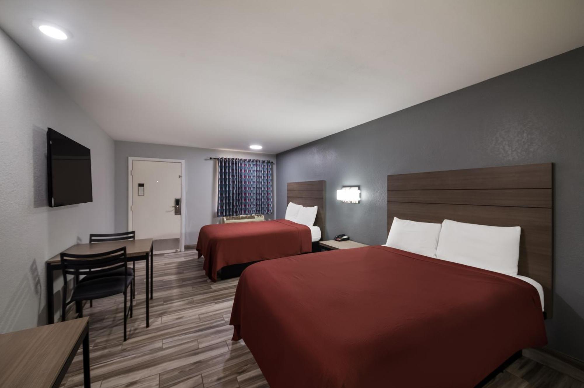 Americas Best Value Inn Buda Bagian luar foto