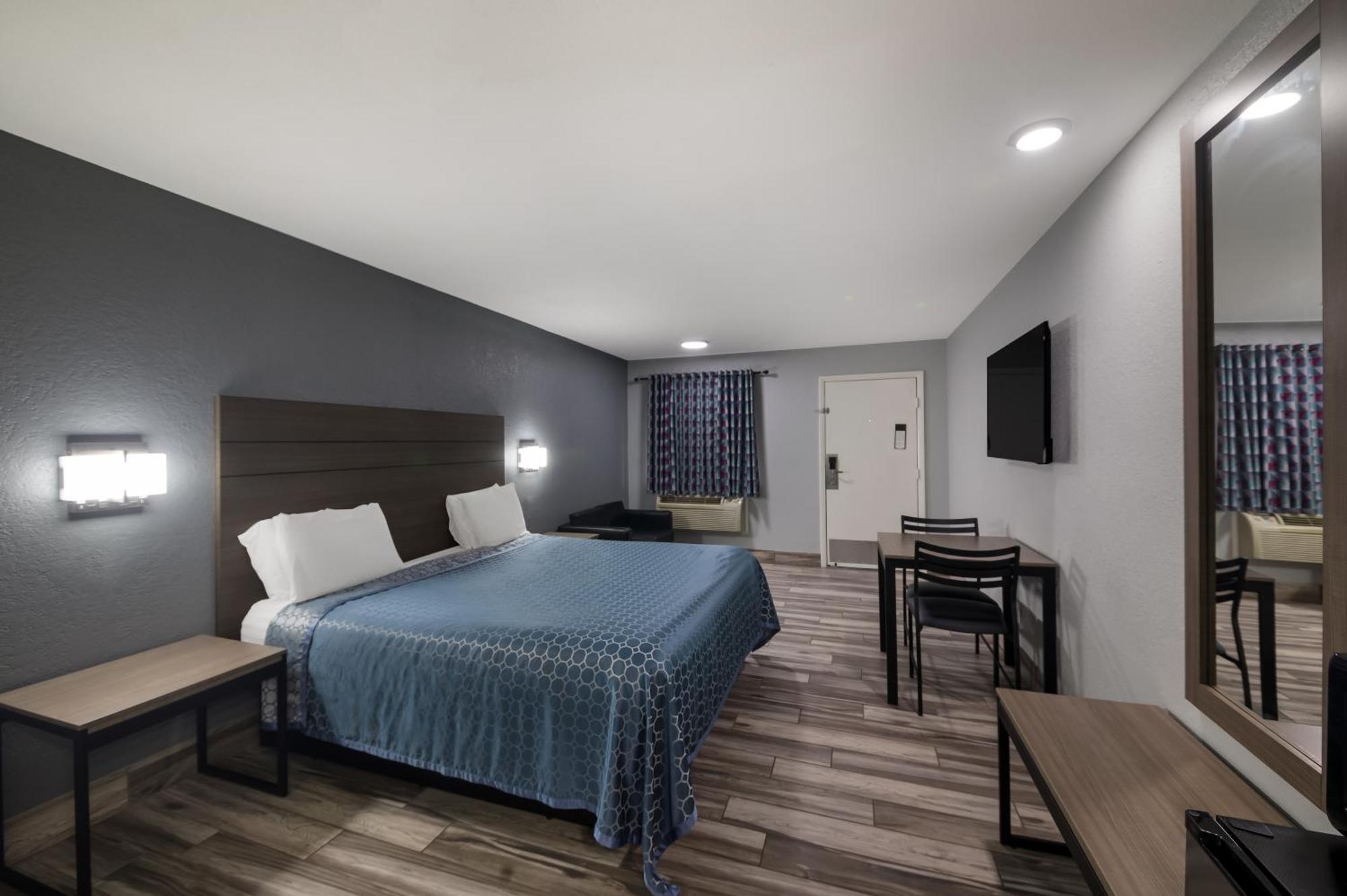 Americas Best Value Inn Buda Bagian luar foto