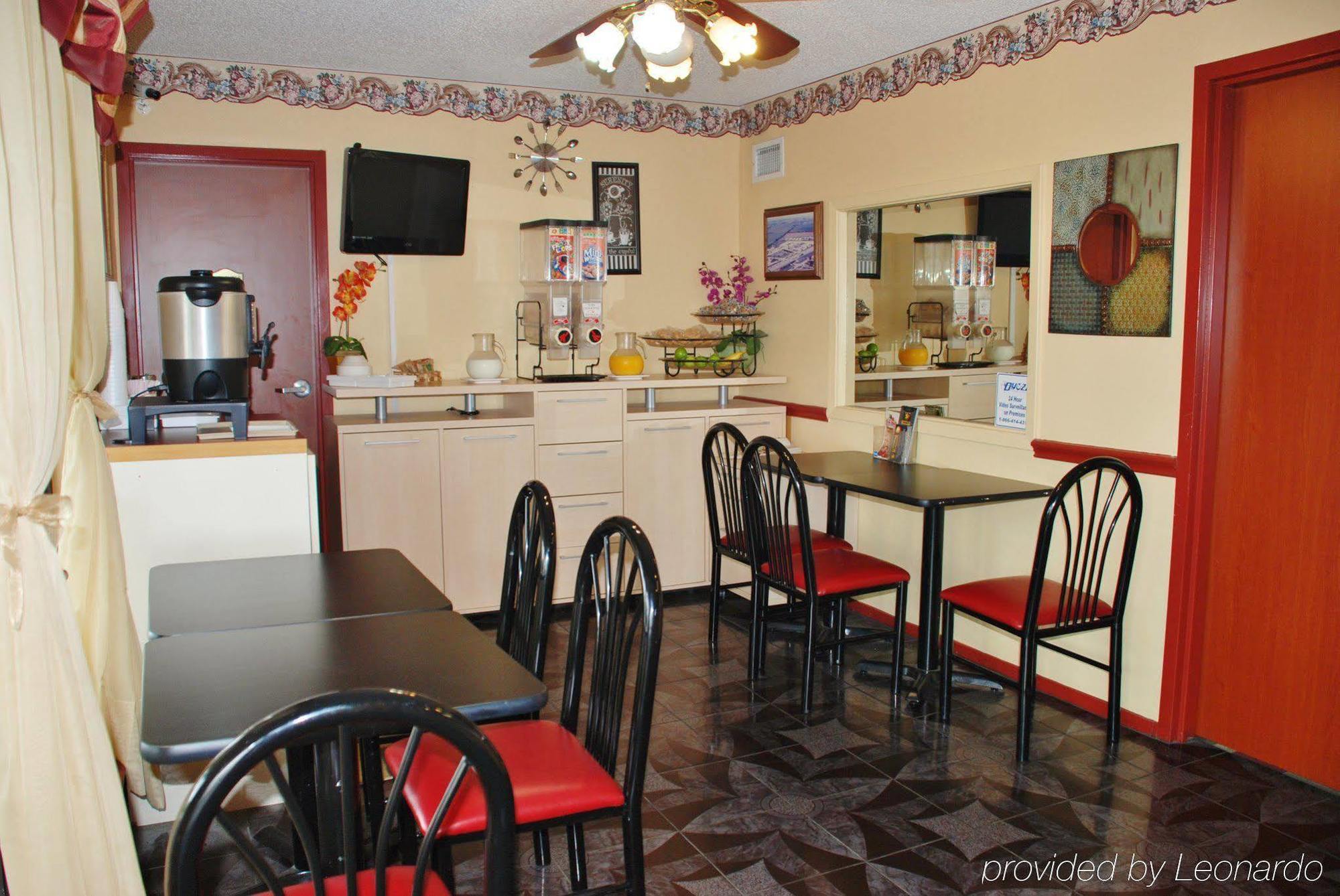 Americas Best Value Inn Buda Bagian luar foto