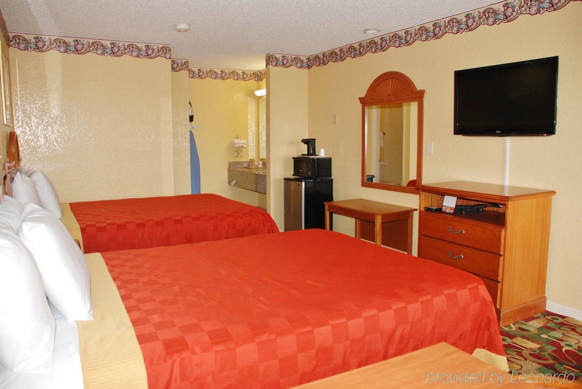 Americas Best Value Inn Buda Bagian luar foto